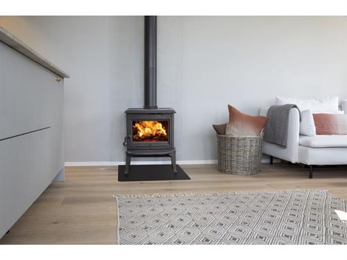 Krbová kamna Jotul F 100 ECO LL BP - dlouhé nohy, černý lak