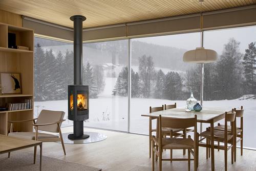 Krbová kamna Jotul F 373 ADV BP - boční proskelní, litinová noha, černý lak